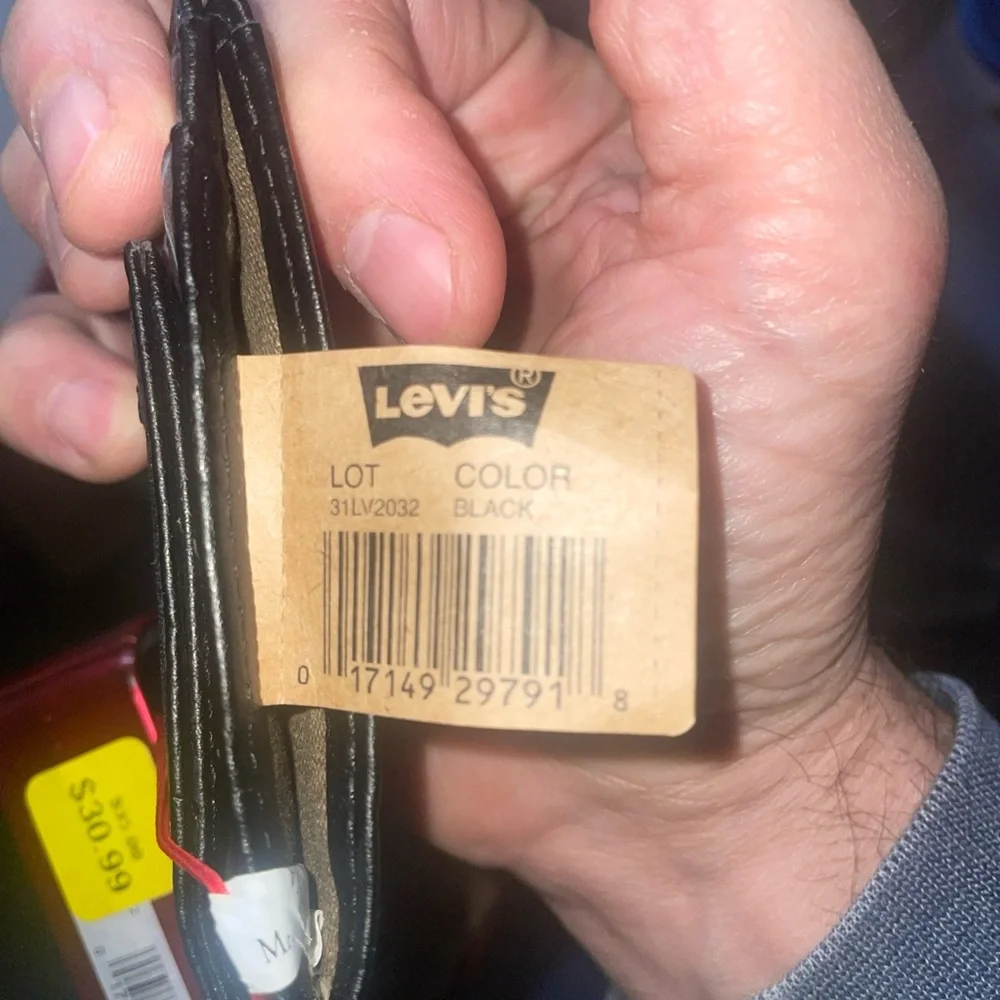 Nwt Levi’s Men’s Black Leather Wallet Magnetic W License Protection Clear W Box